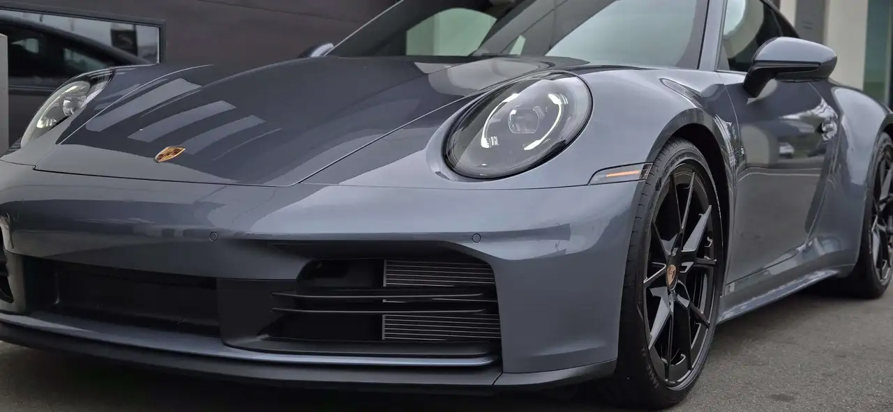Porsche 911 - Image 6