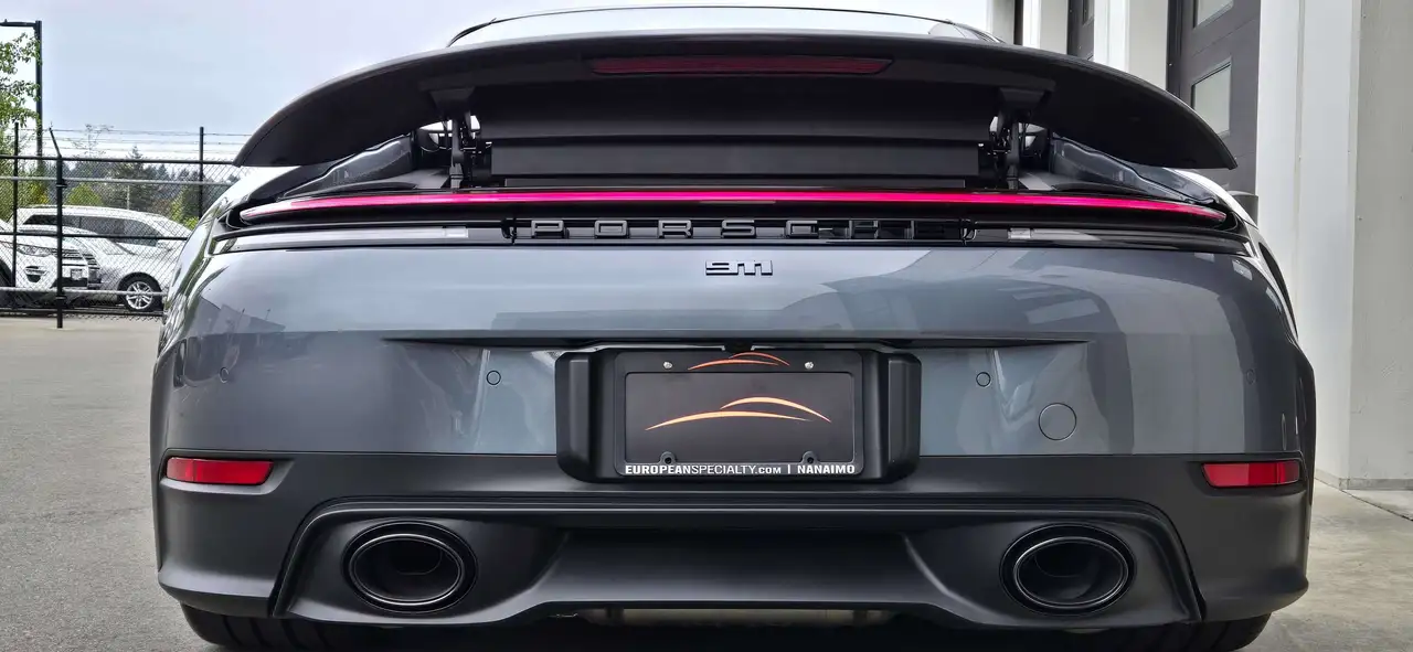 Porsche 911 - Image 12