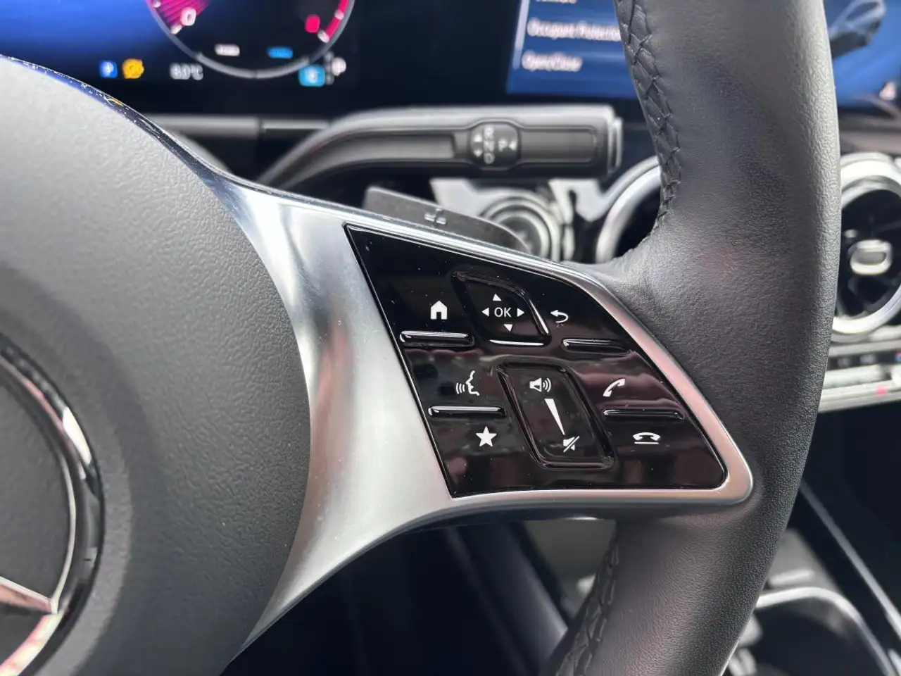 Mercedes-Benz GLA - Image 21