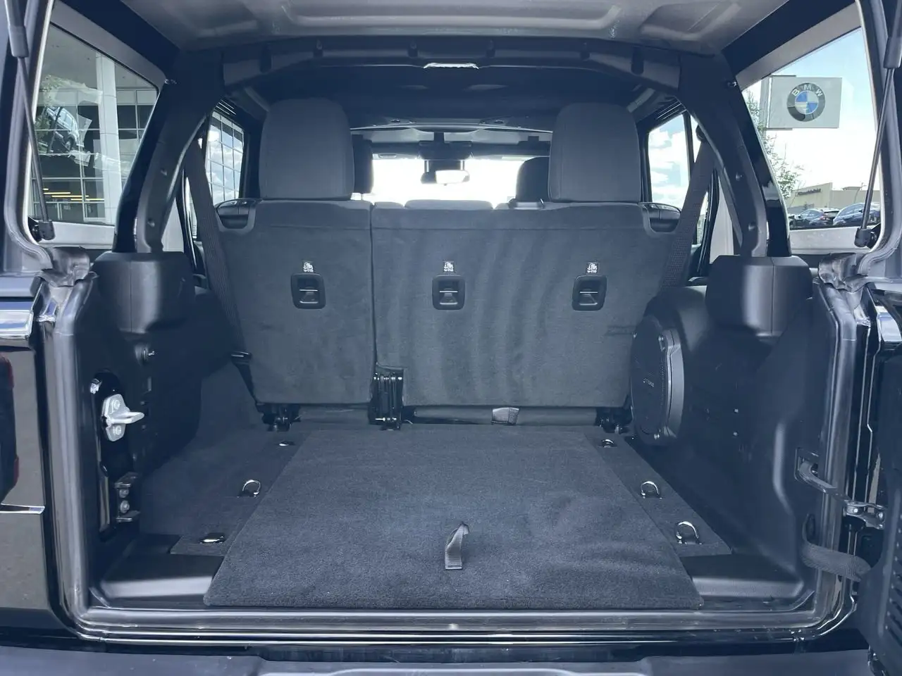 Jeep Wrangler - Image 30