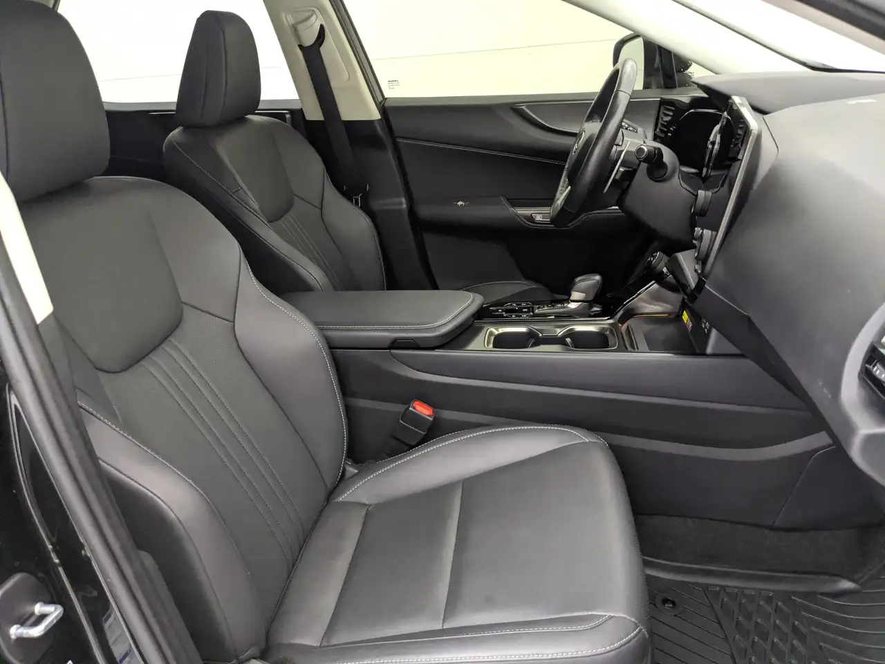 Lexus NX - Image 33