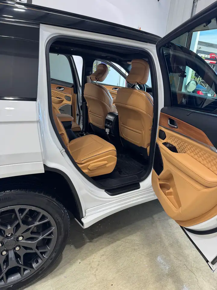 Jeep Grand Cherokee - Image 9