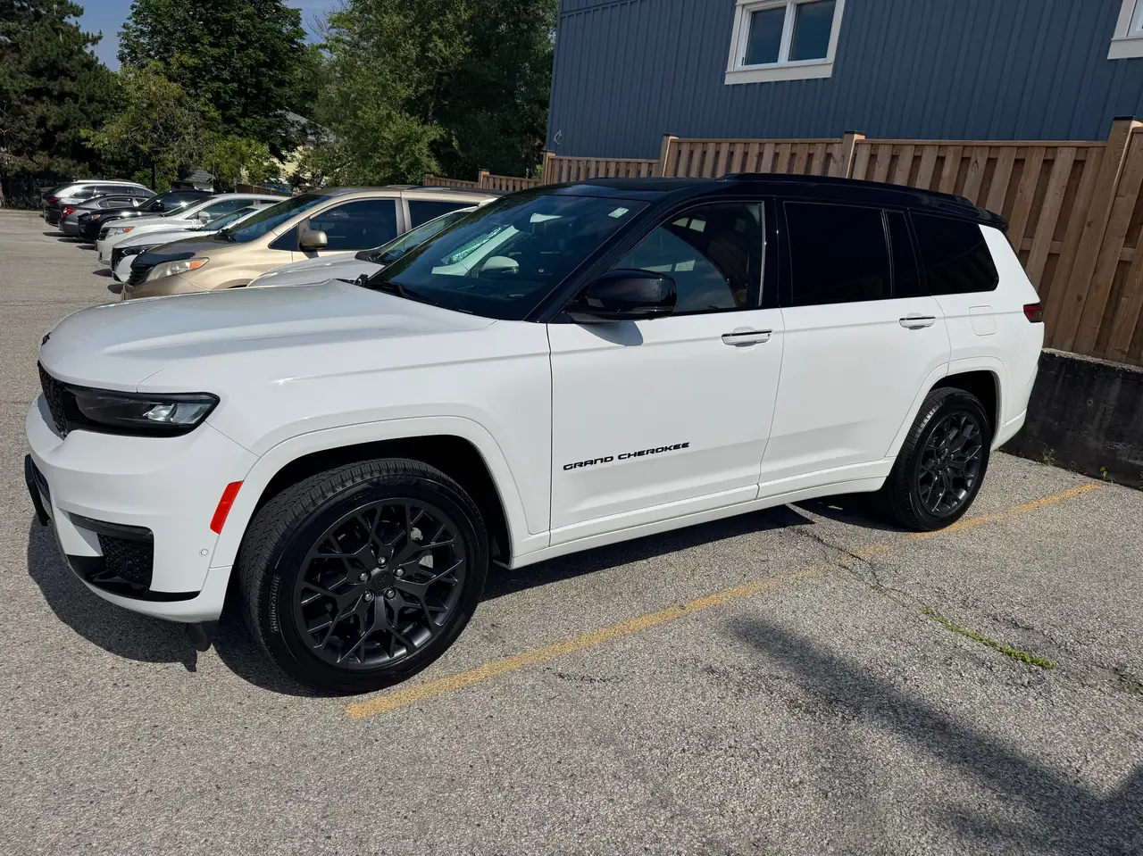 Jeep Grand Cherokee - Image 1