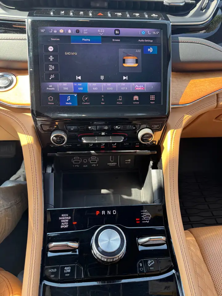 Jeep Grand Cherokee - Image 10