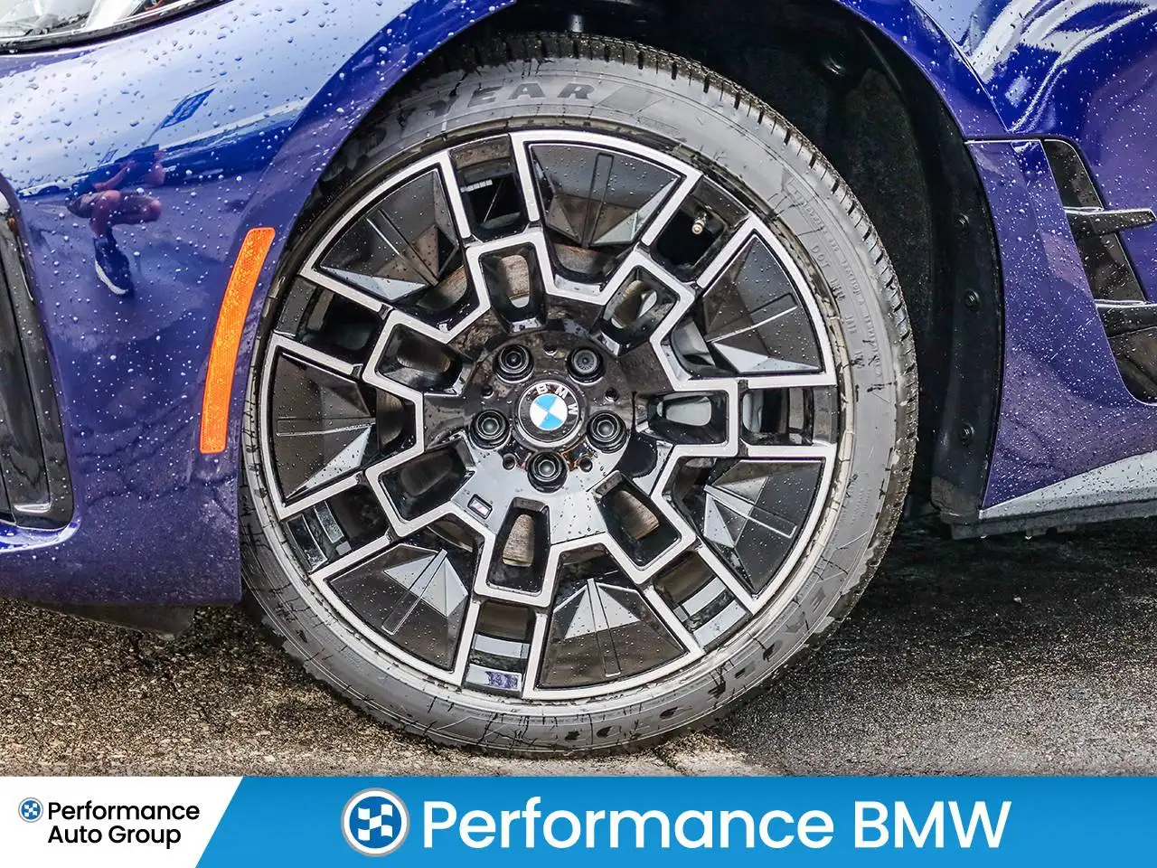 BMW i4 - Image 8