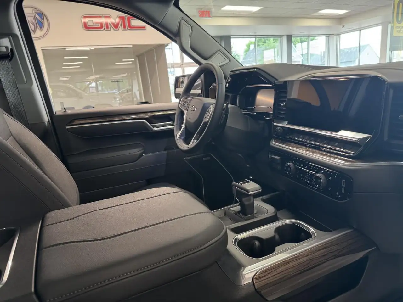 Chevrolet Silverado 1500 - Image 6