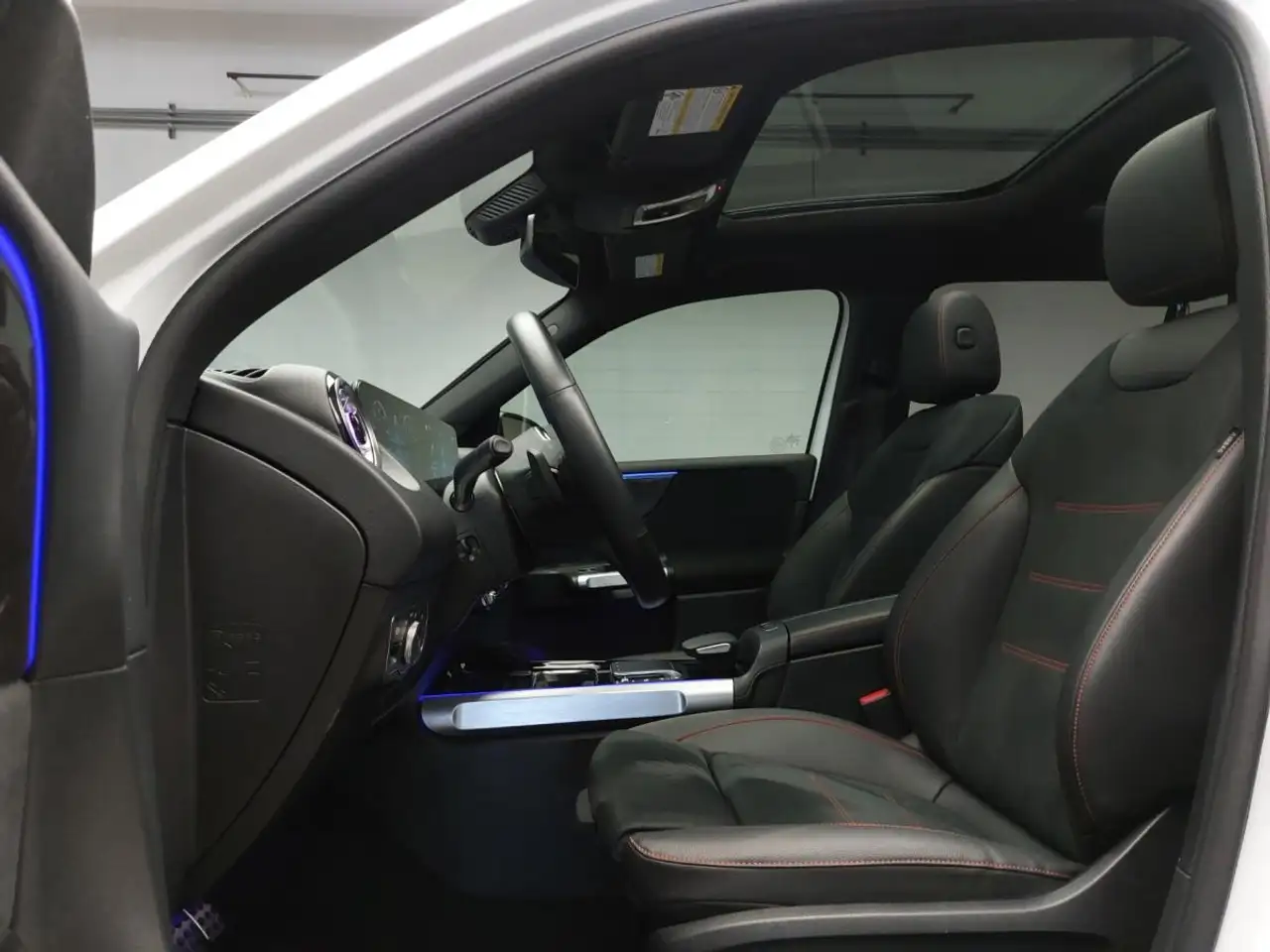 Mercedes-Benz GLB - Image 15