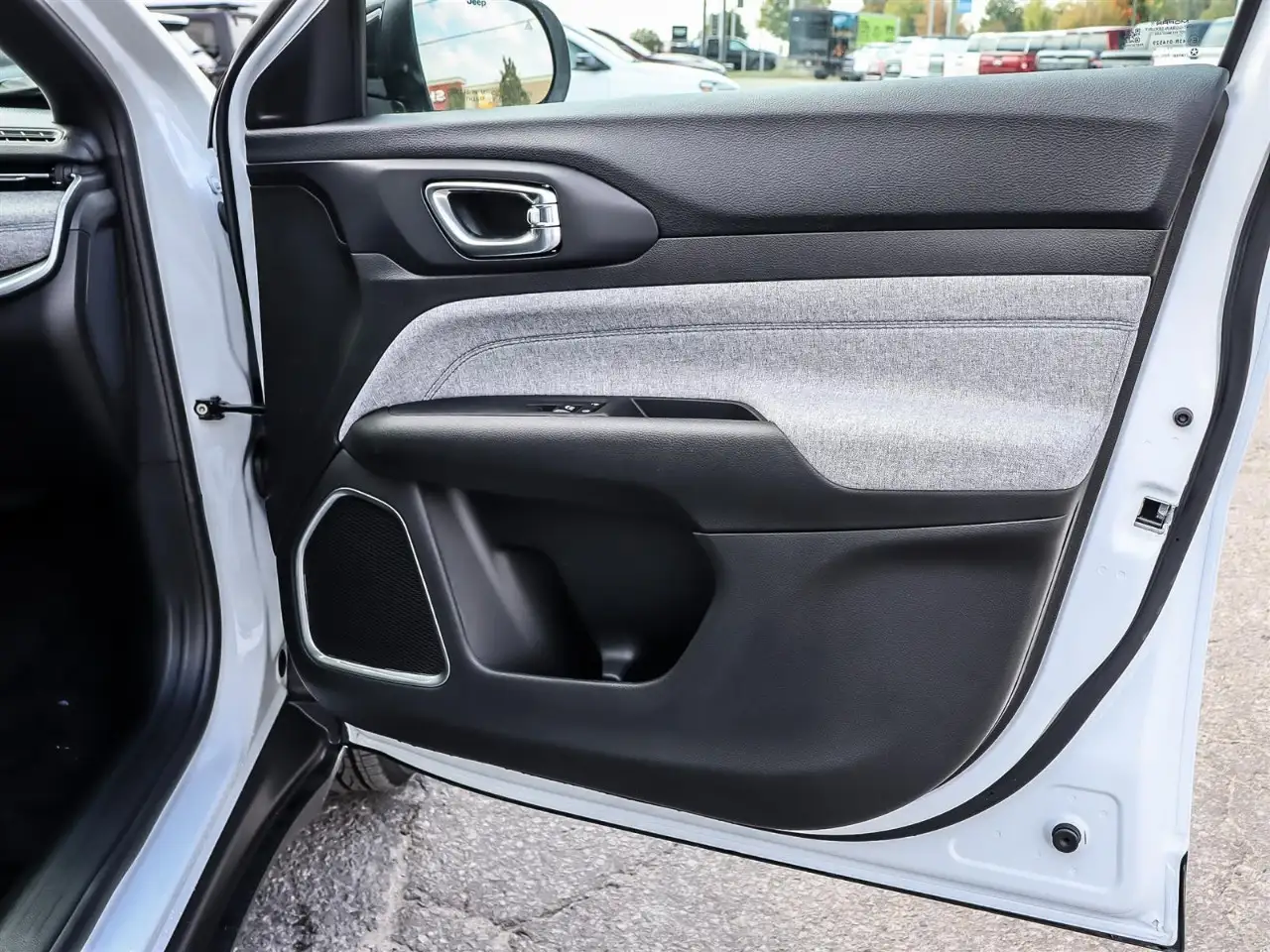Jeep Compass - Image 19