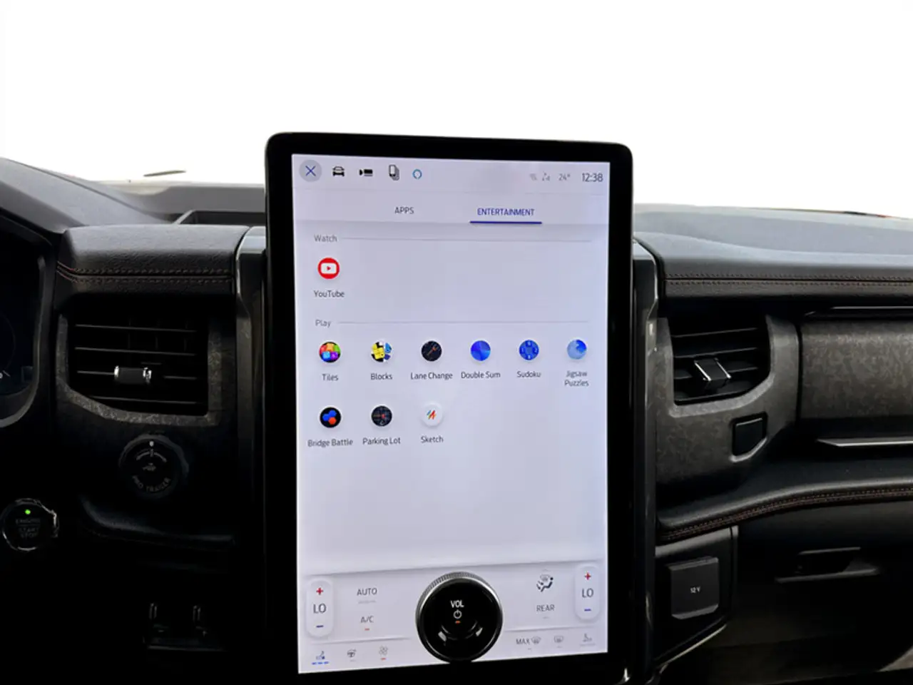 Ford Expedition - Image 29