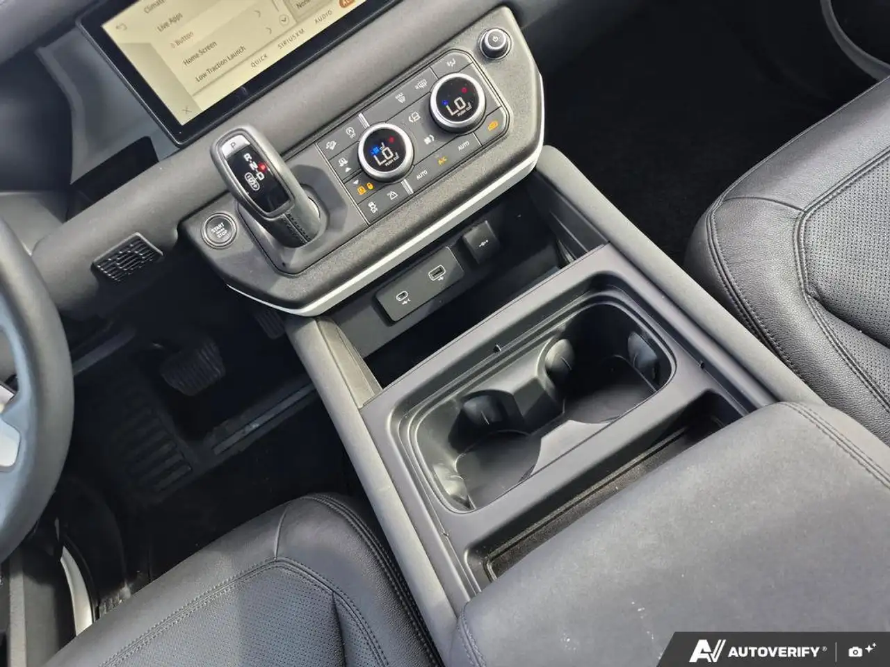 Land Rover Defender - Image 16