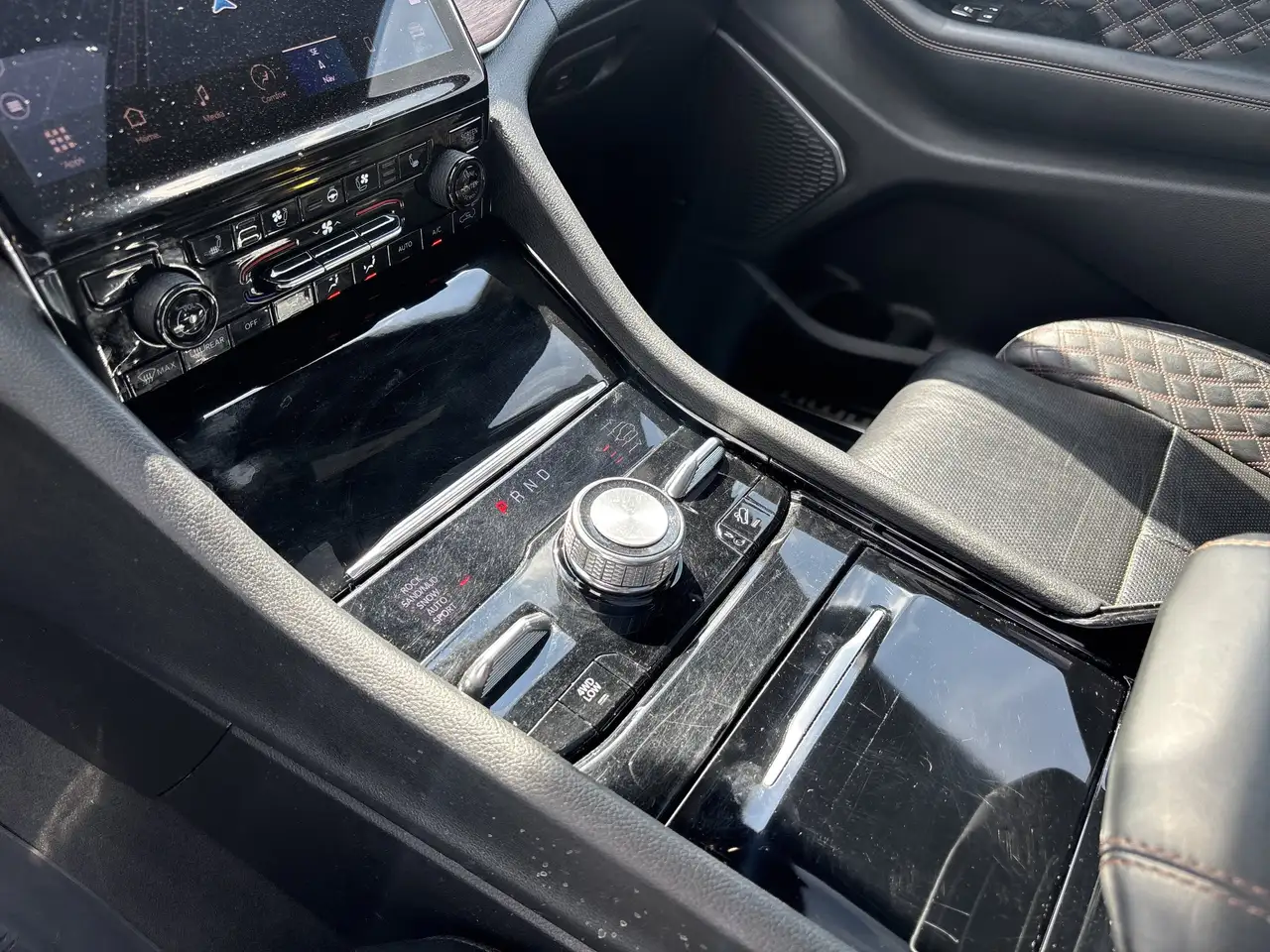 Jeep Grand Cherokee - Image 20