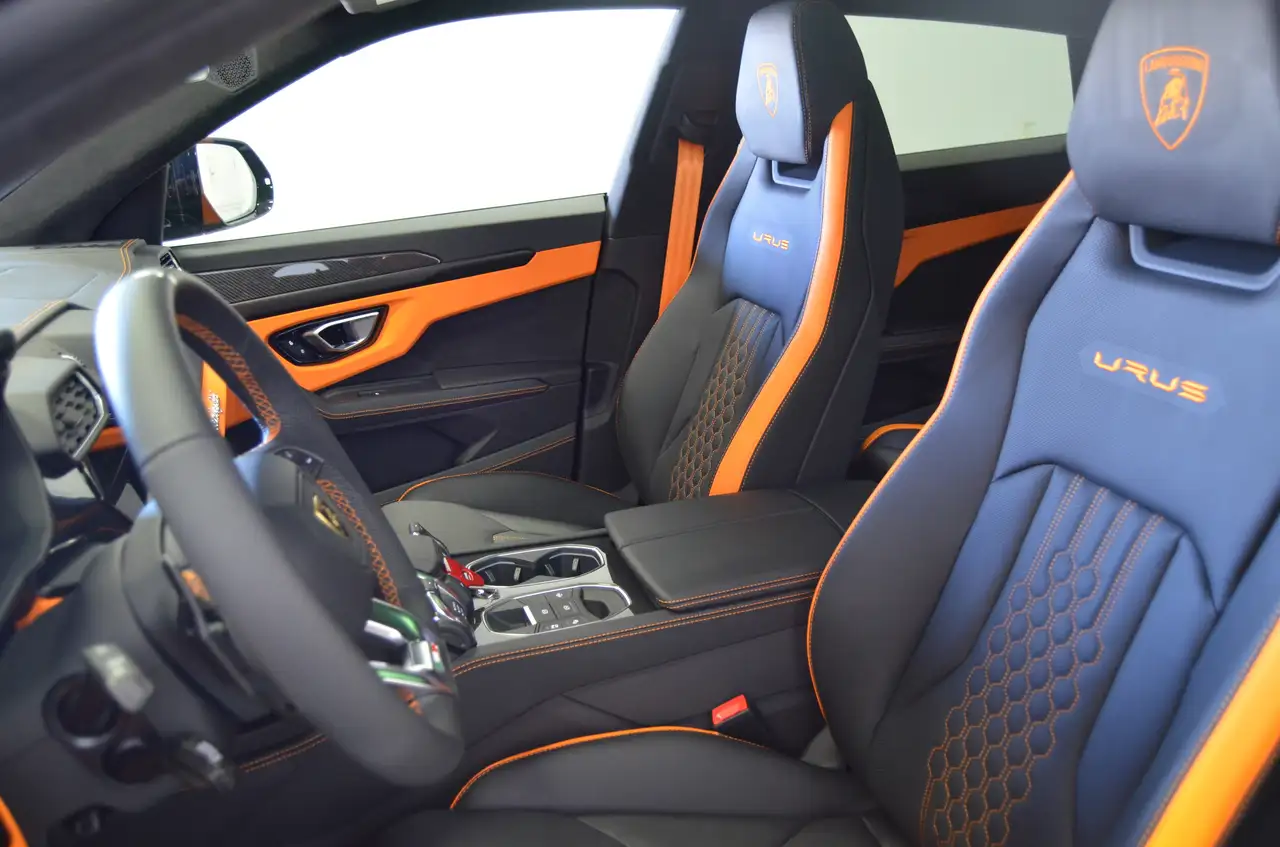 Lamborghini Urus - Image 10
