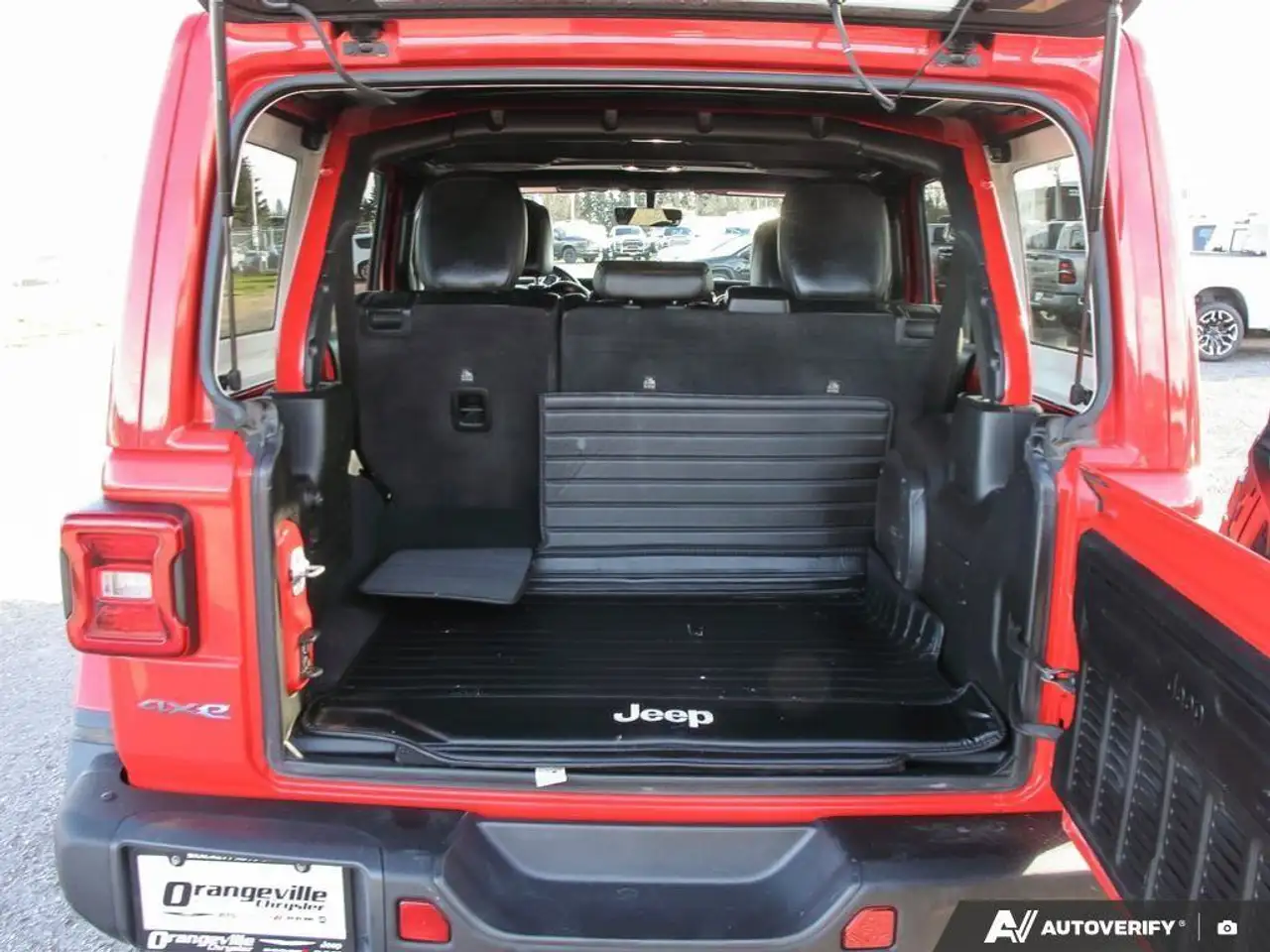 Jeep Wrangler - Image 11