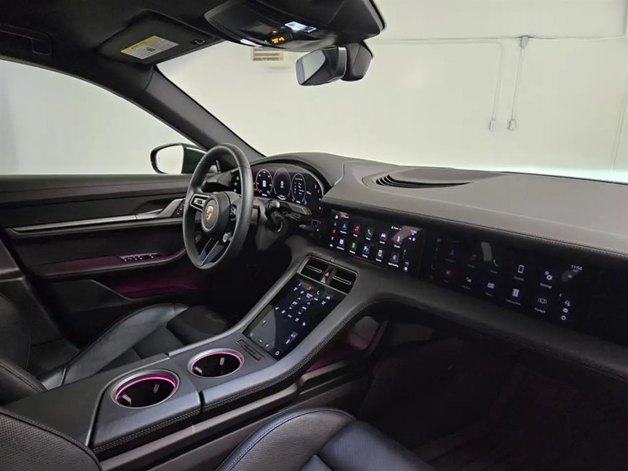 Porsche Taycan - Image 25