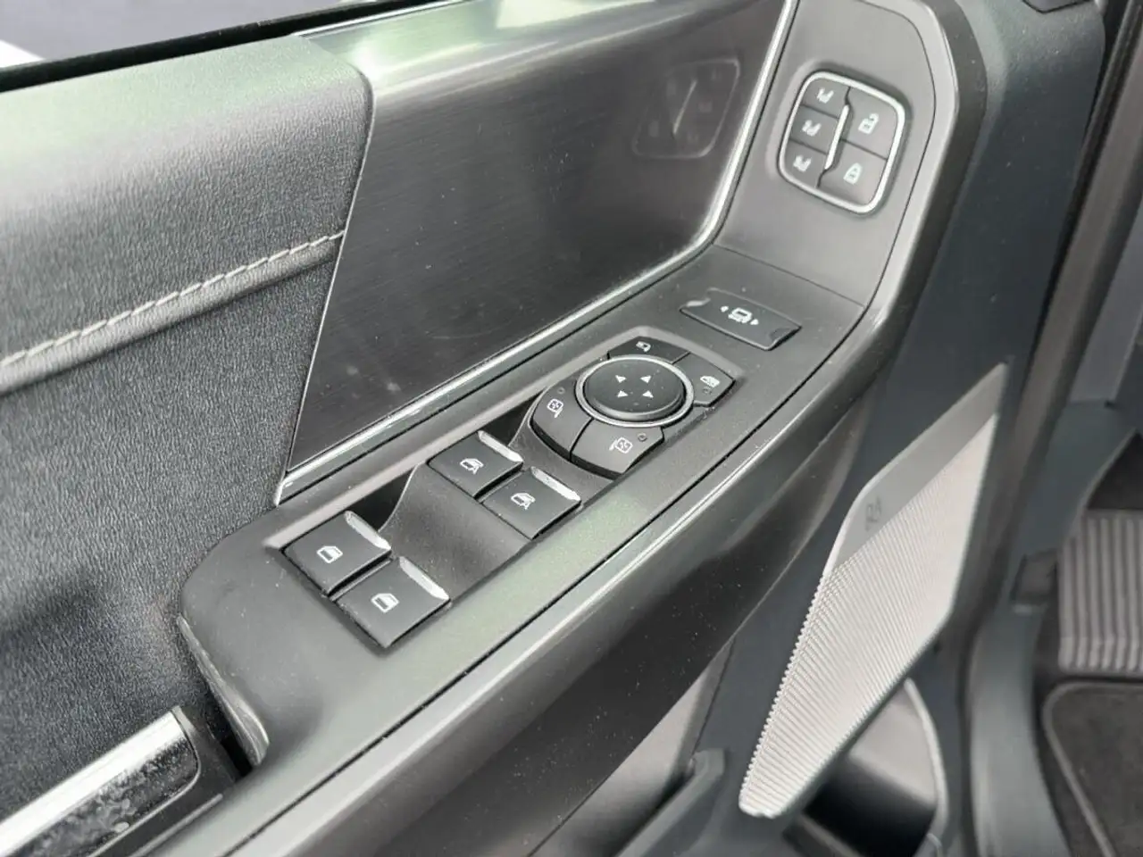 Ford F-150 - Image 29