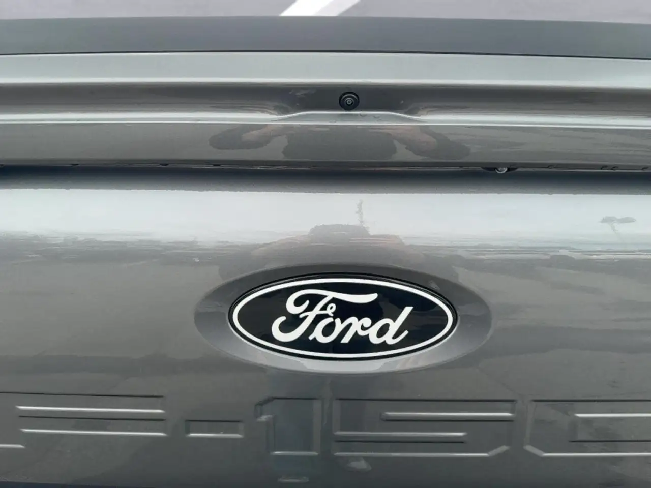 Ford F-150 - Image 24