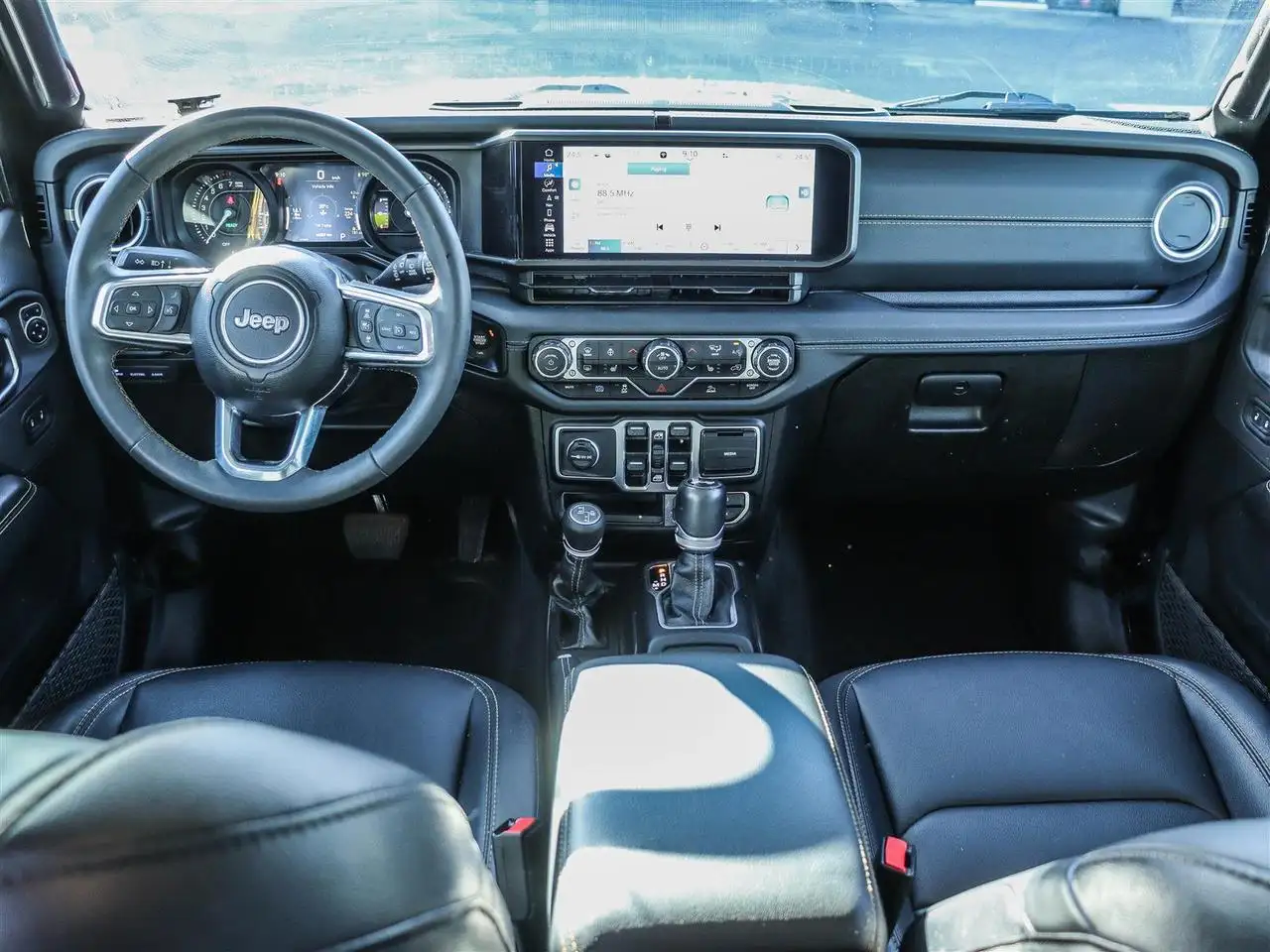 Jeep Wrangler - Image 26
