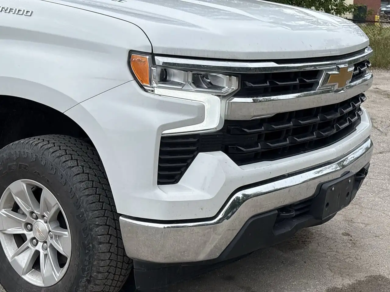 Chevrolet Silverado 1500 - Image 11