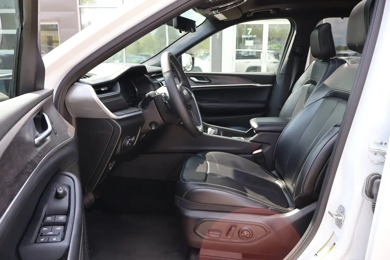 Jeep Grand Cherokee - Image 8