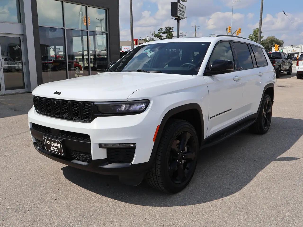 Jeep Grand Cherokee - Image 11