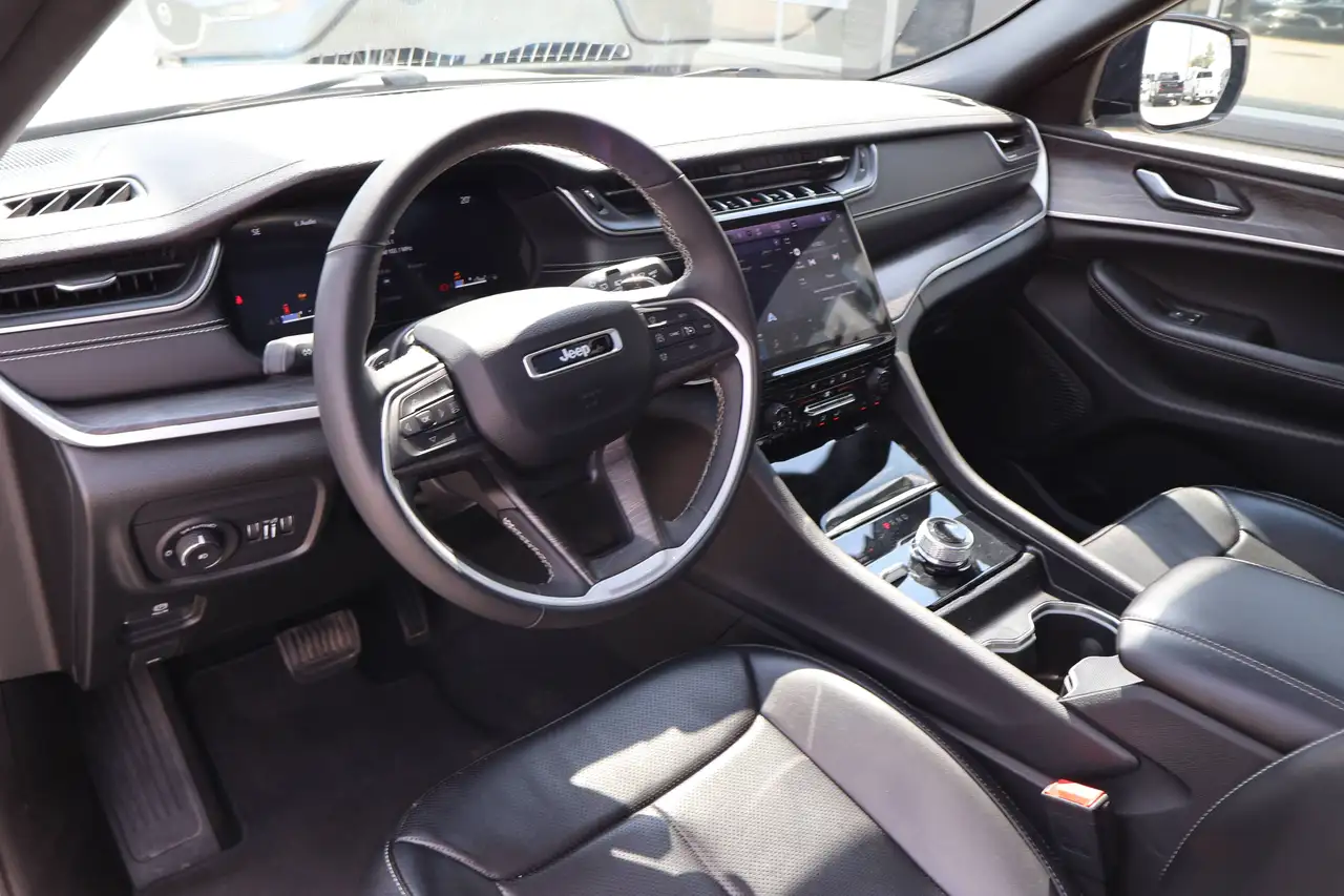 Jeep Grand Cherokee - Image 2