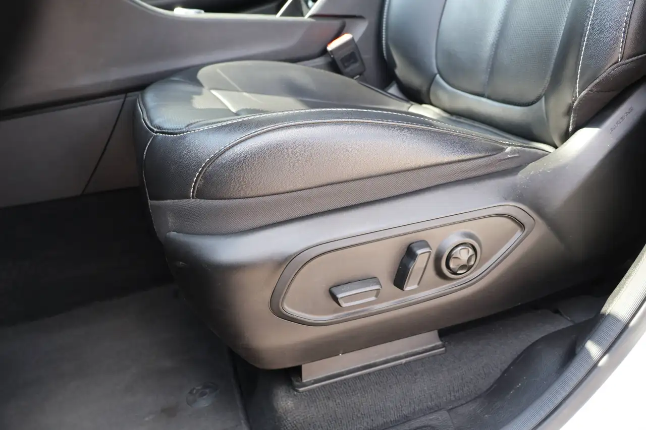 Jeep Grand Cherokee - Image 10