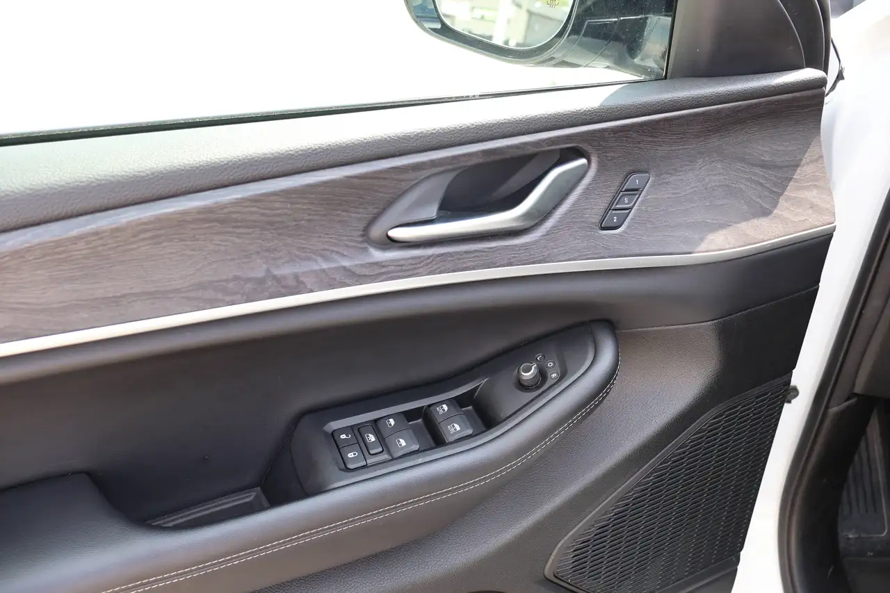 Jeep Grand Cherokee - Image 9