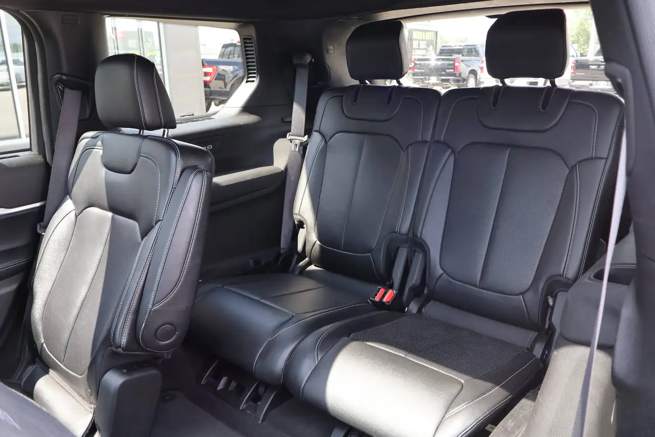 Jeep Grand Cherokee - Image 23