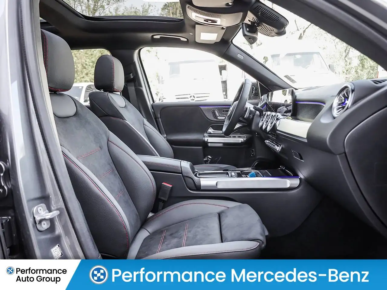 Mercedes-Benz GLB - Image 14