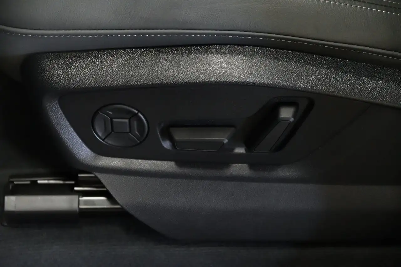 Audi Q7 - Image 15