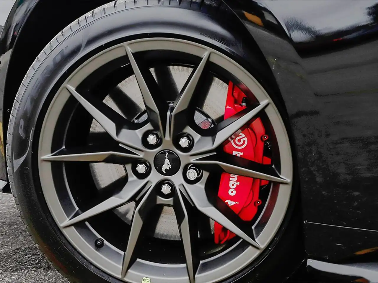 Ford Mustang - Image 8