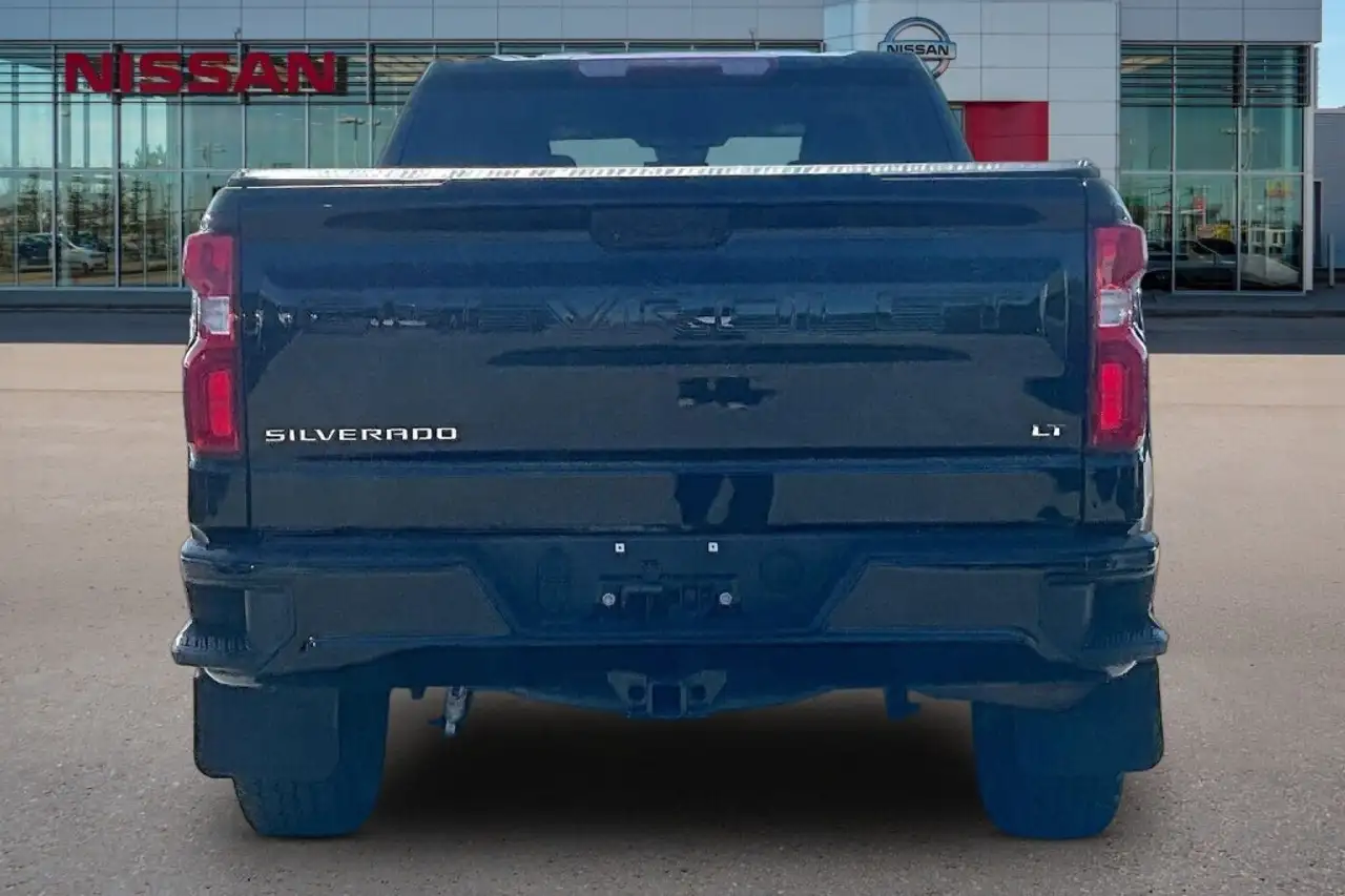 Chevrolet Silverado 1500 - Image 4