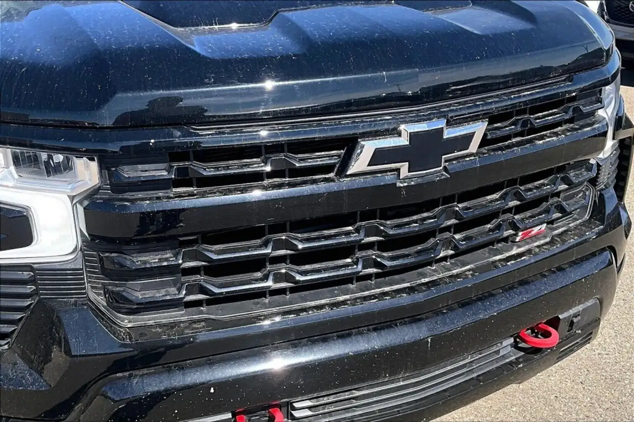 Chevrolet Silverado 1500 - Image 30