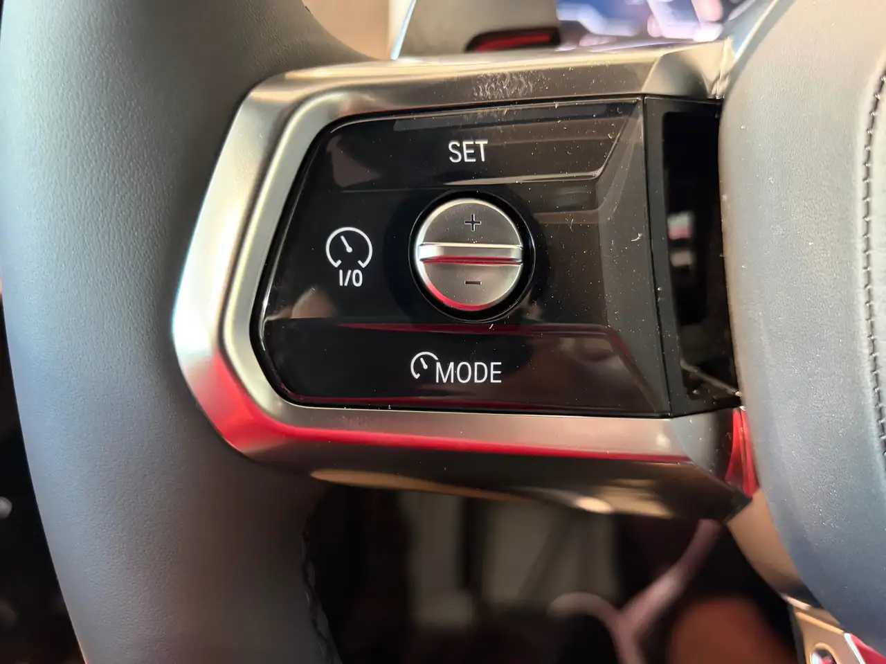 BMW 7 Series - Image 11