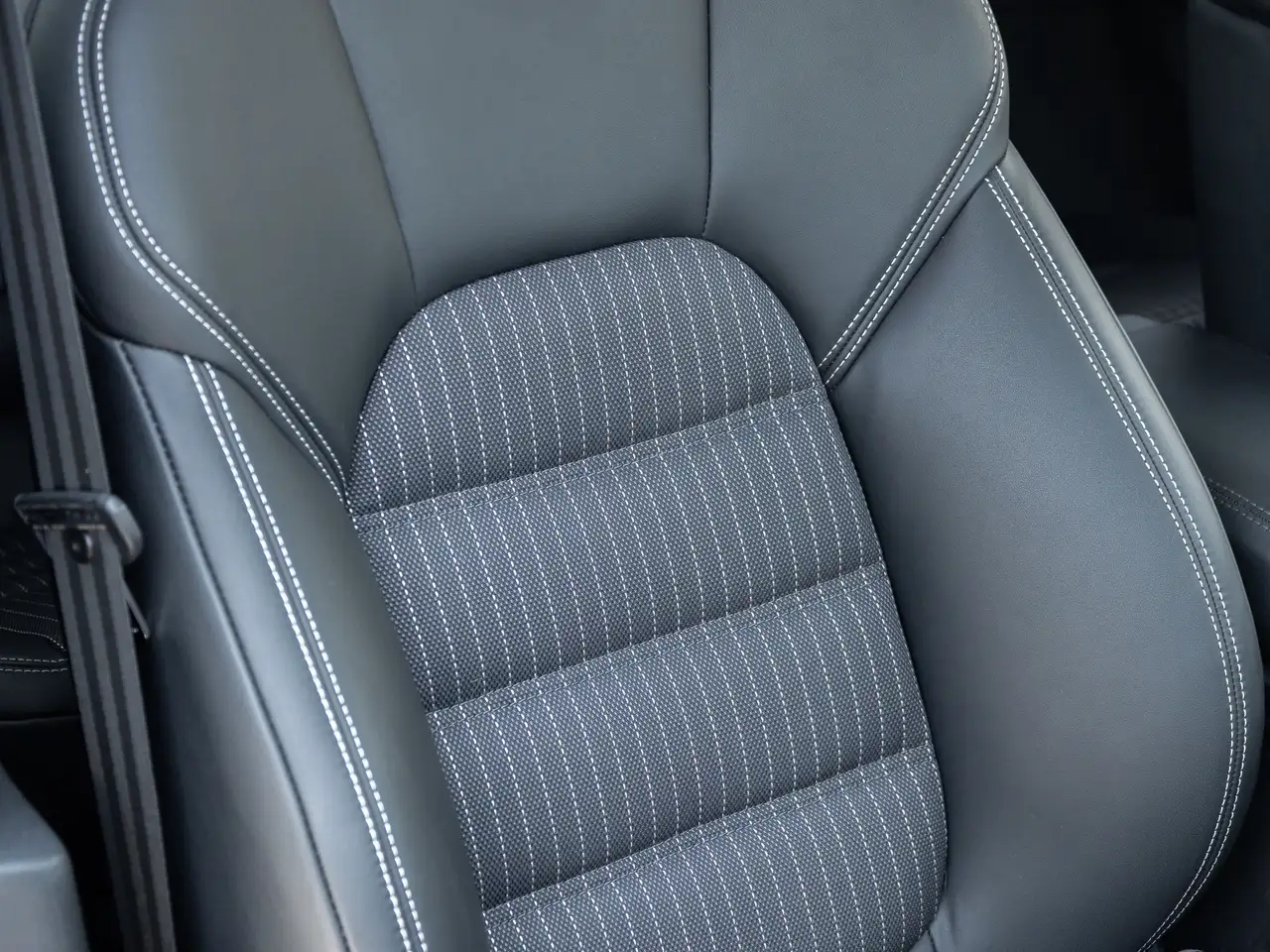Porsche Macan - Image 21