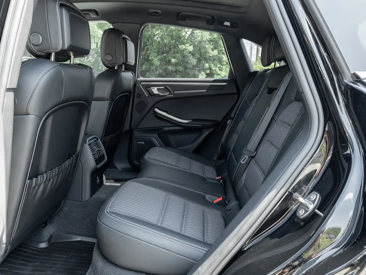 Porsche Macan - Image 22