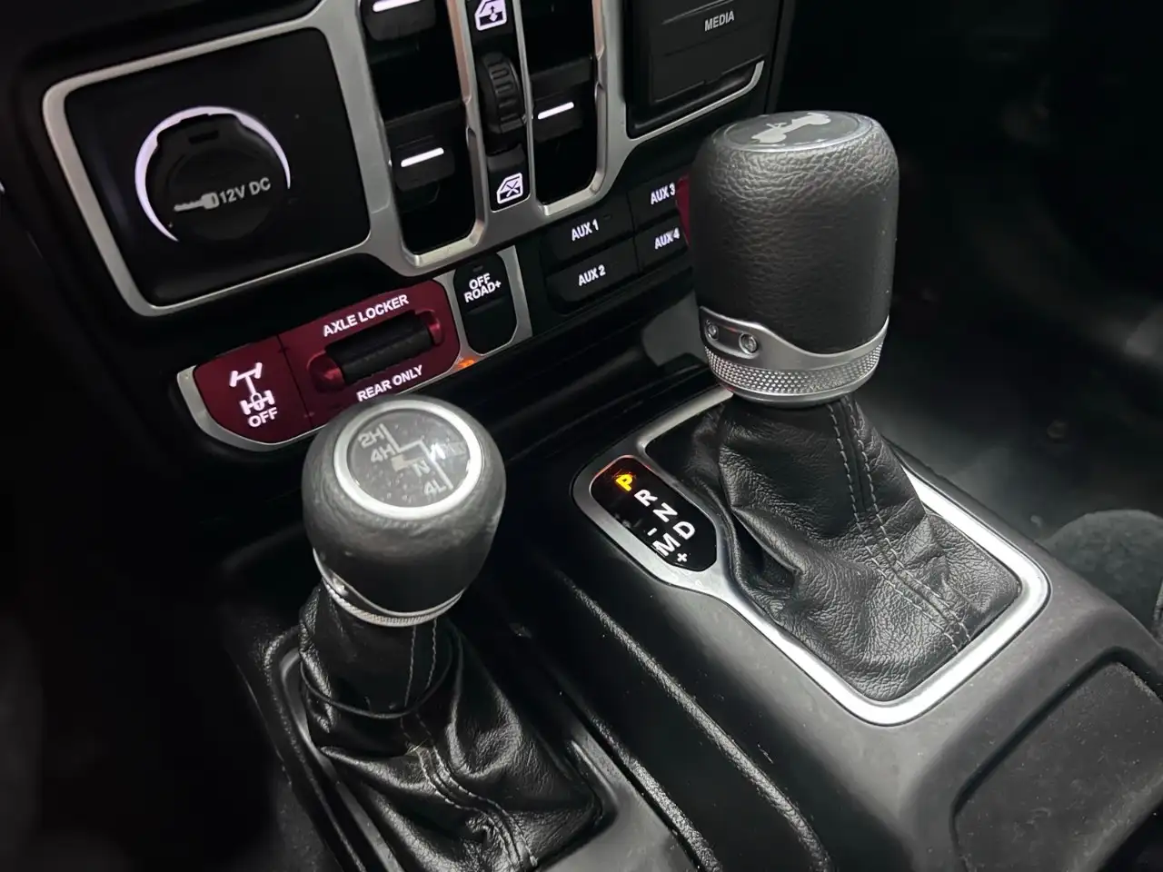 Jeep Wrangler - Image 27