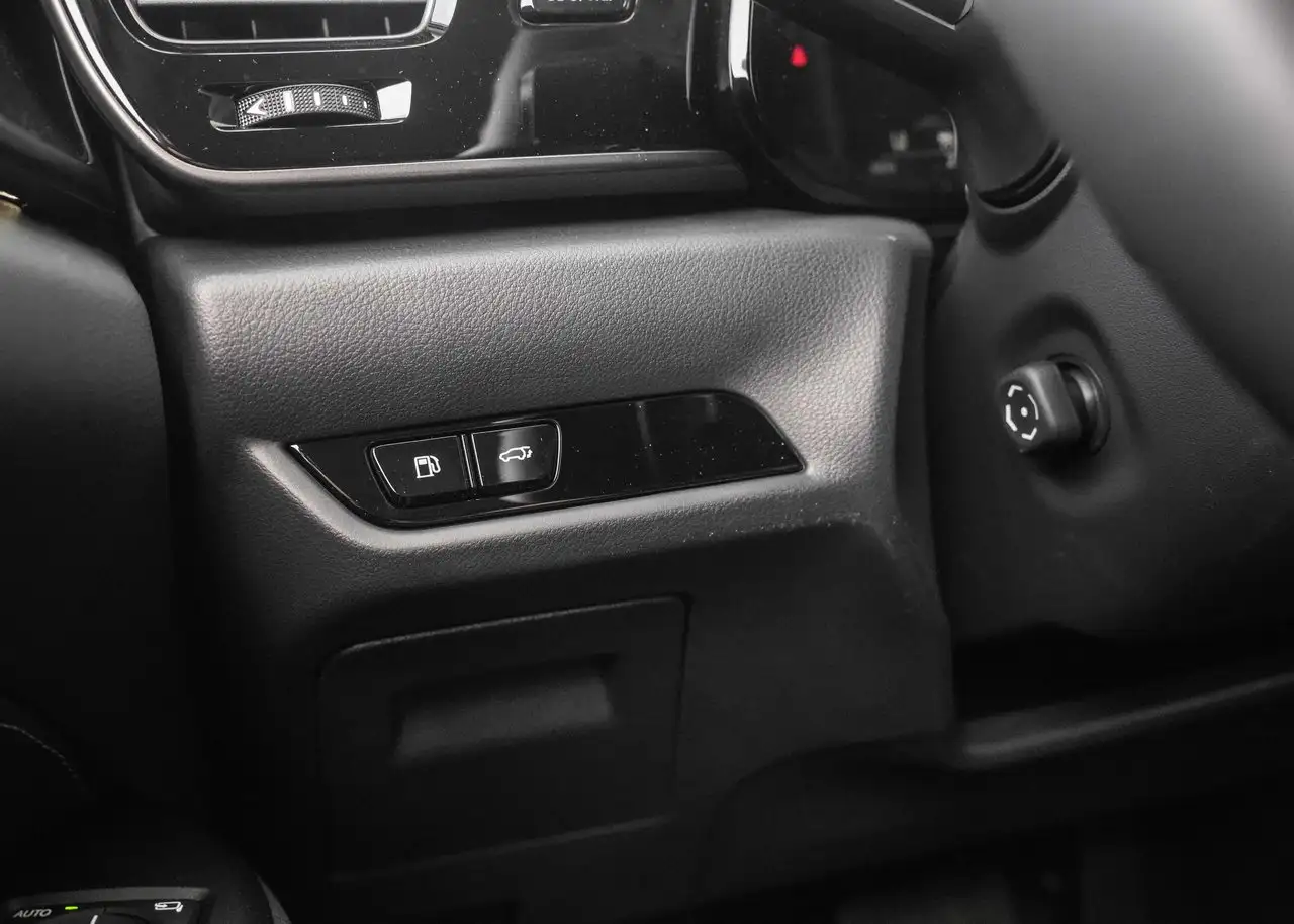 Lexus NX - Image 11