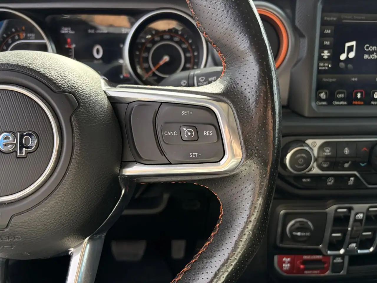 Jeep Gladiator - Image 15