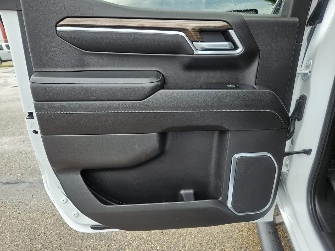 Chevrolet Silverado 1500 - Image 21