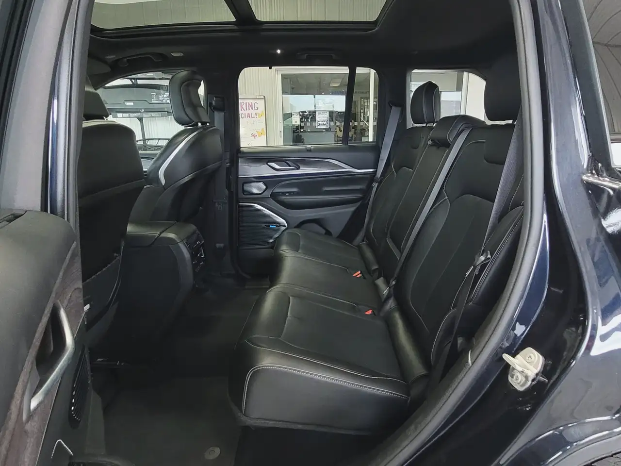 Jeep Grand Cherokee - Image 10