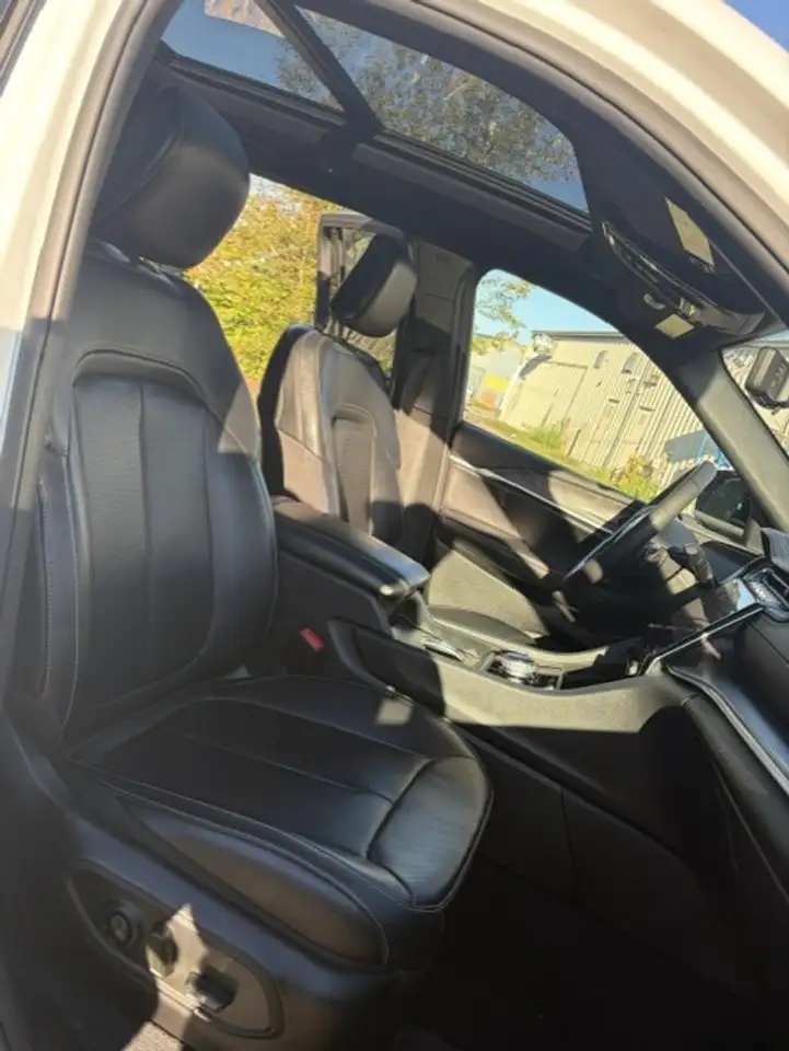 Jeep Grand Cherokee - Image 12