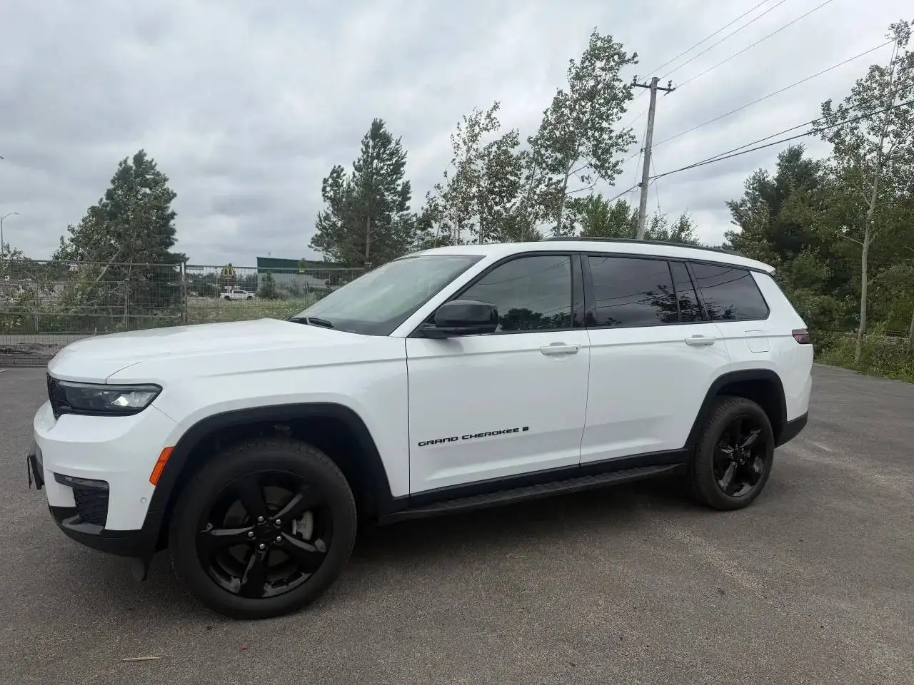 Jeep Grand Cherokee - Image 2