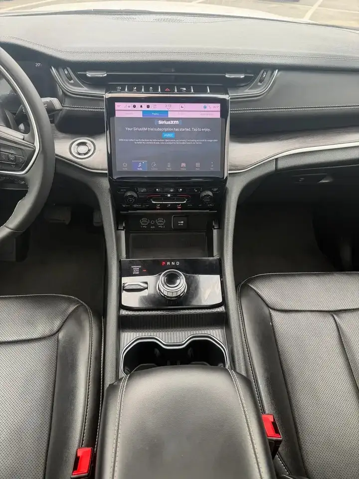 Jeep Grand Cherokee - Image 14