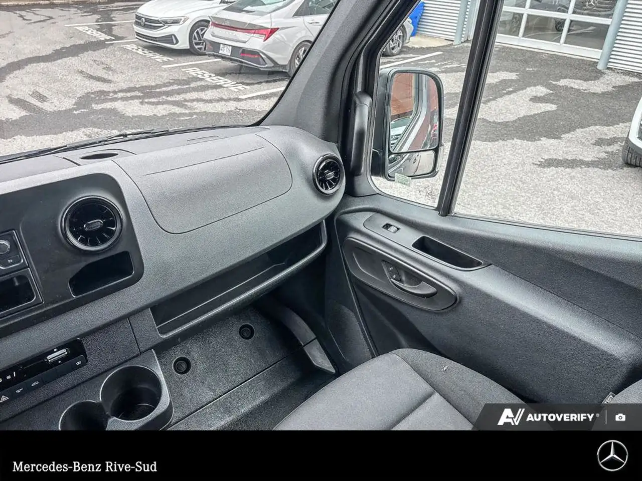 Mercedes-Benz Sprinter - Image 11