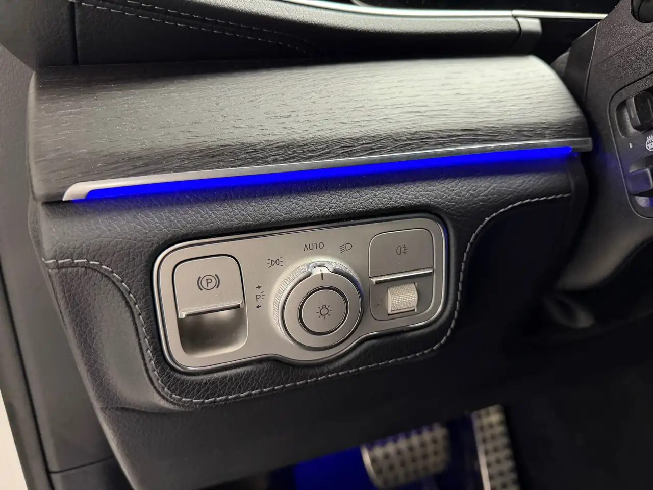 Mercedes-Benz GLS - Image 31