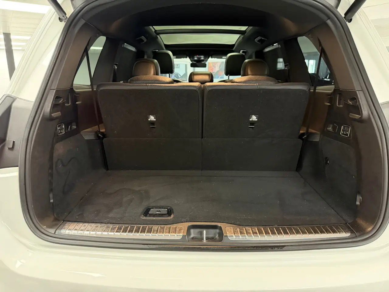 Mercedes-Benz GLS - Image 25