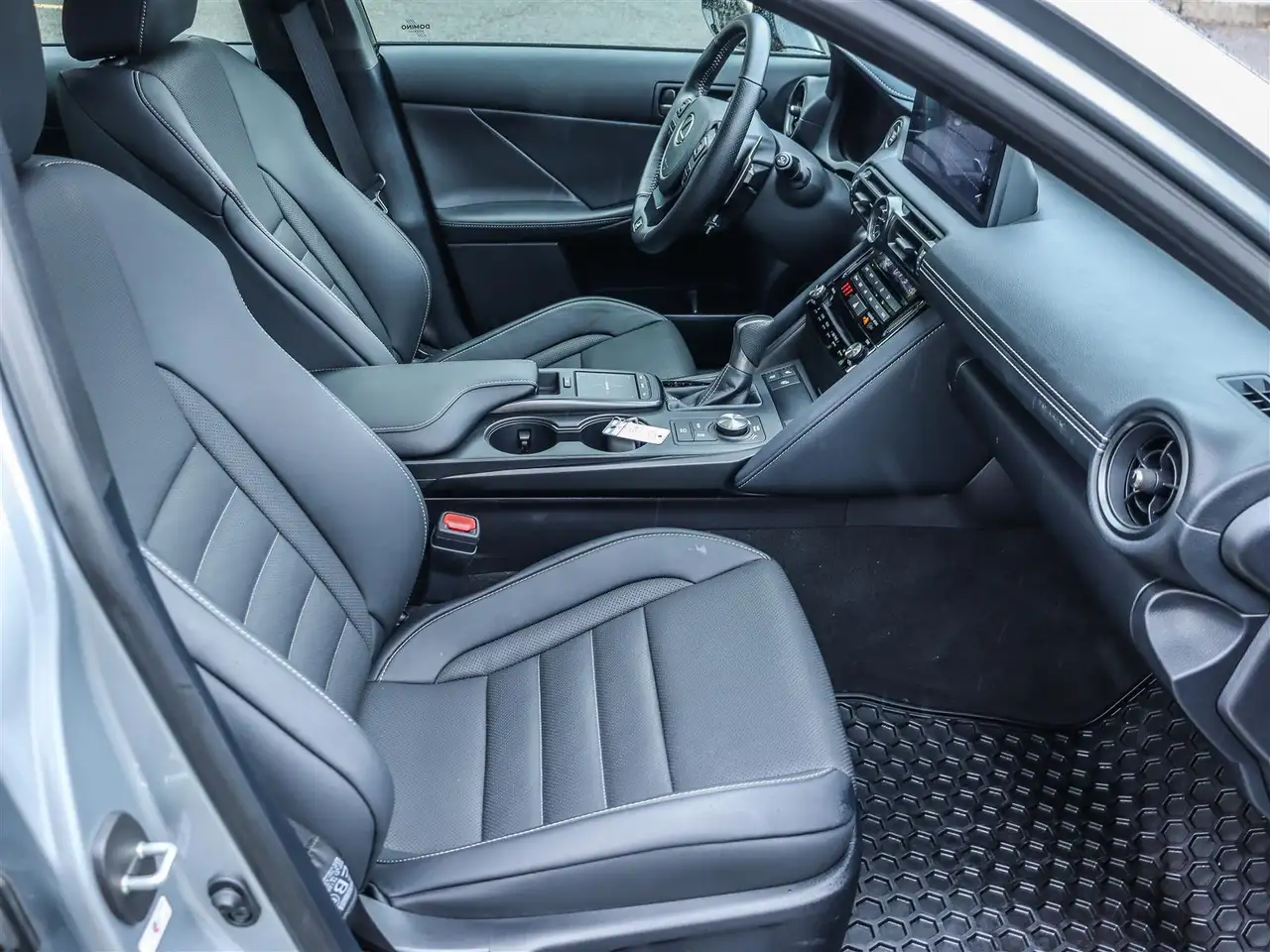 Lexus IS 350 - Image 19