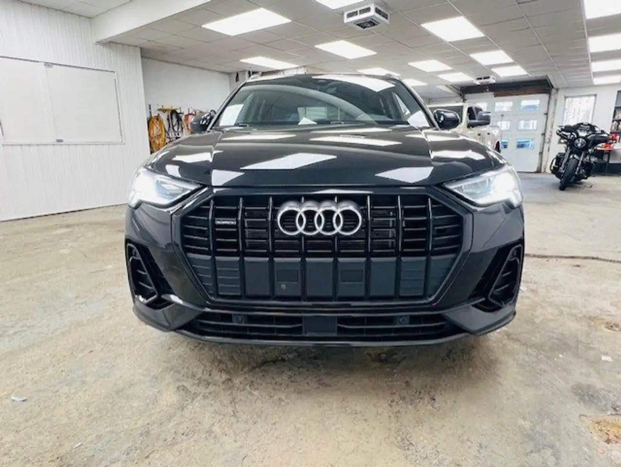 Audi Q3 - Image 2
