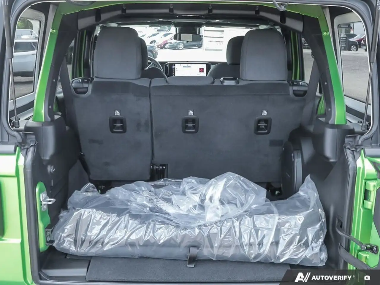 Jeep Wrangler - Image 11